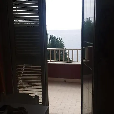 Casa Vacanza Sant Alessio Apartment *
